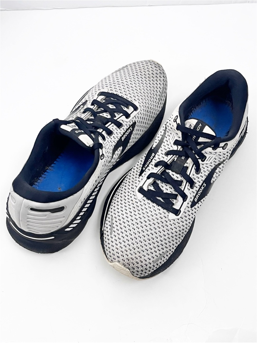 BROOKS Adrenaline GTS 22 Gray Women’s 11 Lace Up Running Shoes